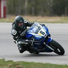 Yamaha YZF R6 '01 Banecykel (Solgt)