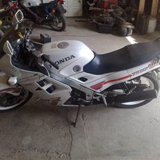 Honda VFR 750 F  " SOLGT"