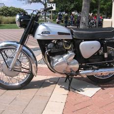 Norton Electra DeLuxe AKA Little Horn