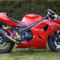 Triumph daytona 650