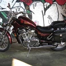 Suzuki Intruder VS 700