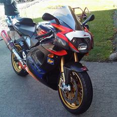 Aprilia RSV 1000R