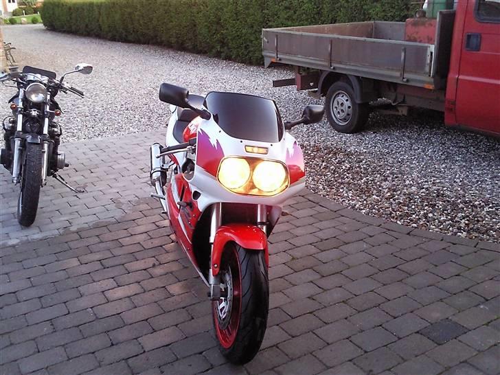 Suzuki GSX-R 750 WP SOLGT billede 5