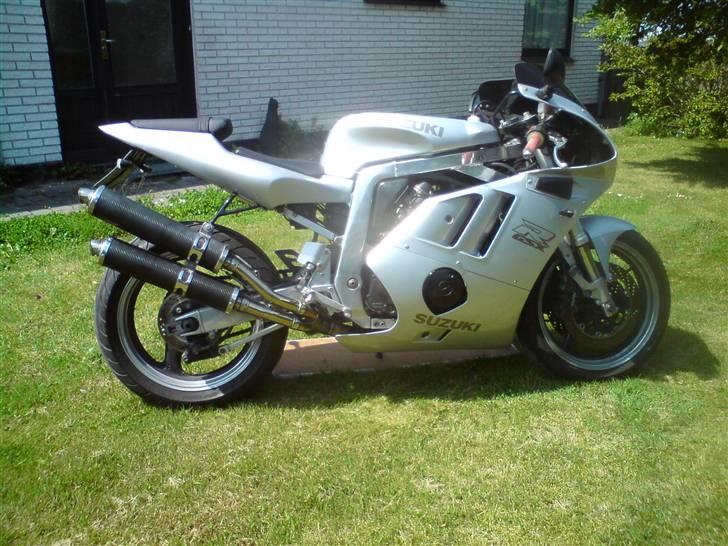Suzuki GSXR 400R billede 2