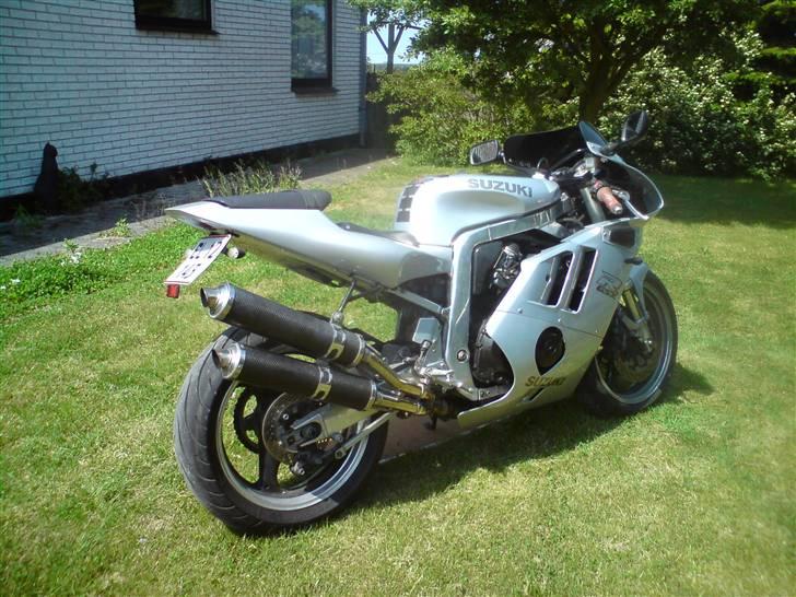 Suzuki GSXR 400R billede 3