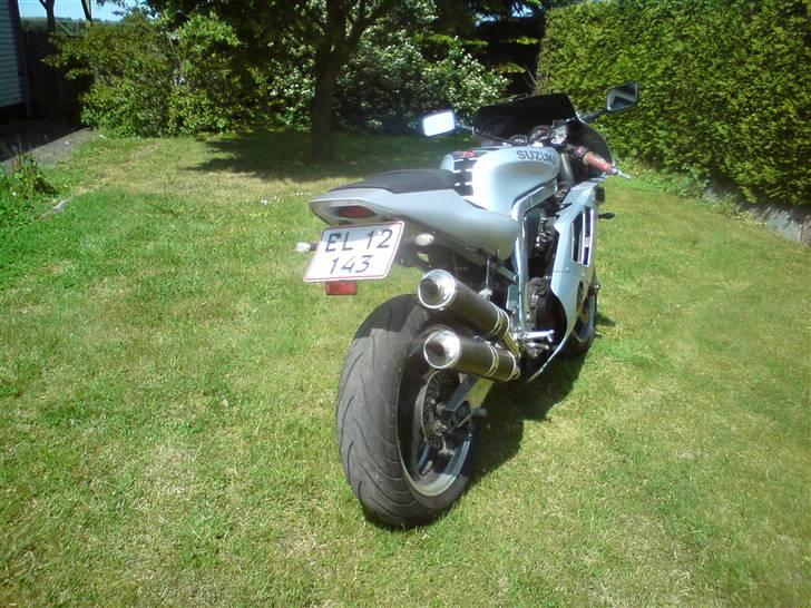 Suzuki GSXR 400R billede 4