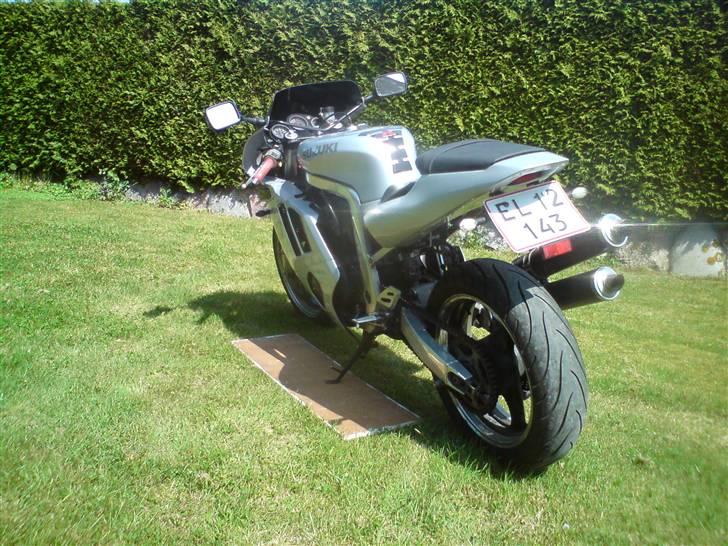 Suzuki GSXR 400R billede 6