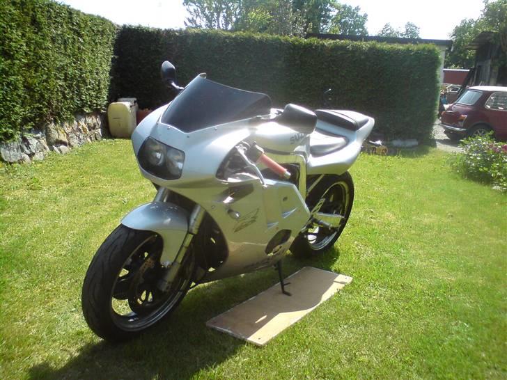 Suzuki GSXR 400R billede 9