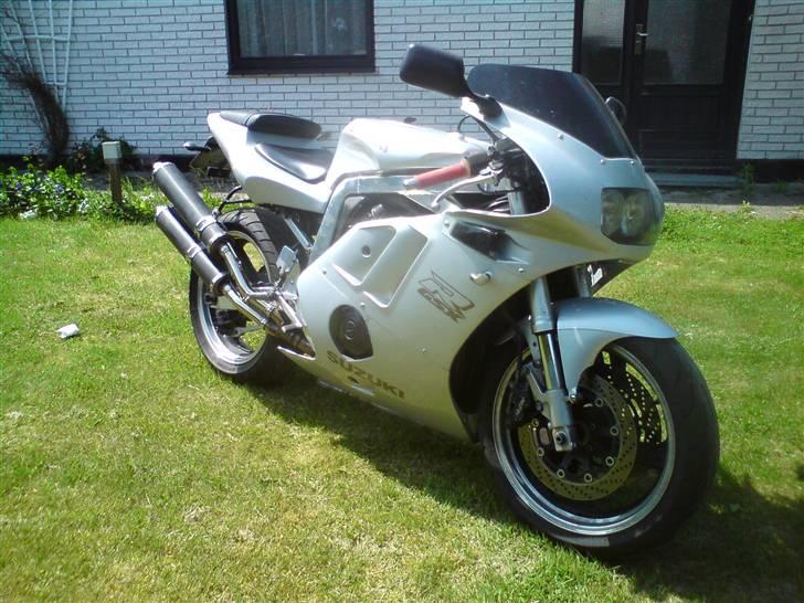 Suzuki GSXR 400R billede 12