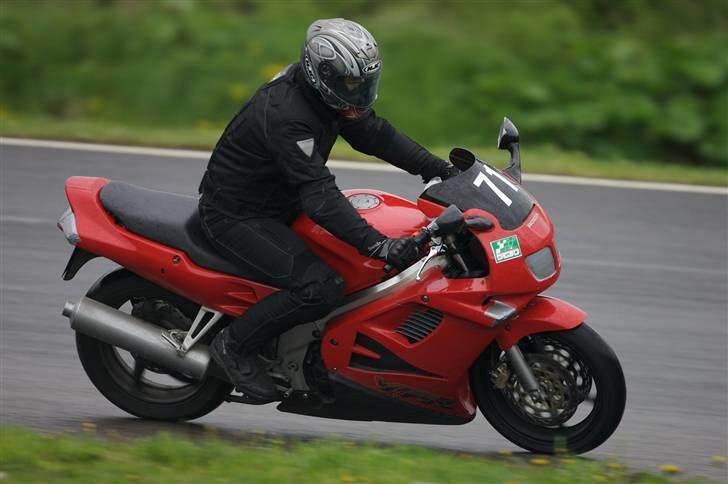 Honda VFR 750F billede 10
