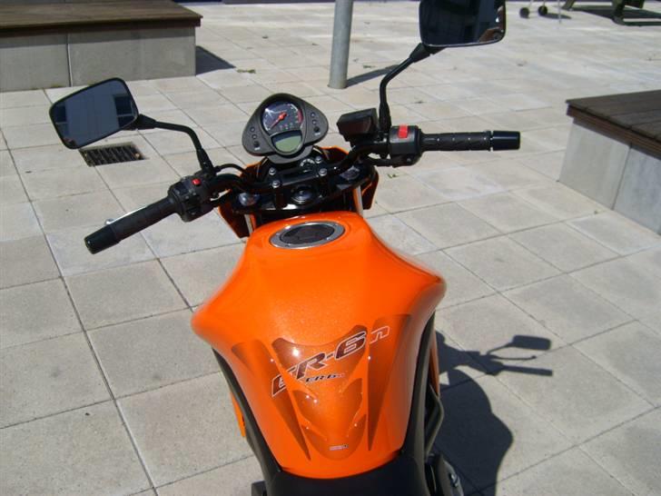 Kawasaki ER 6N billede 8