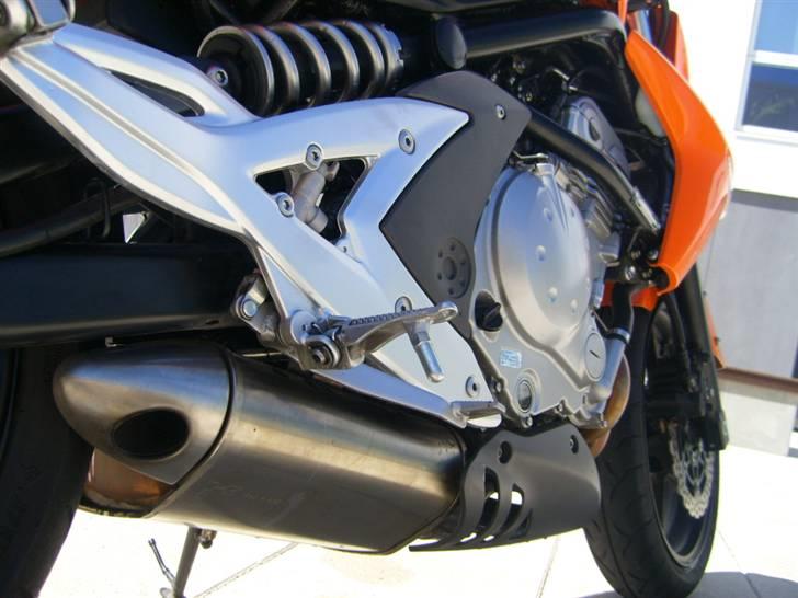Kawasaki ER 6N - Den originale udstødning billede 9