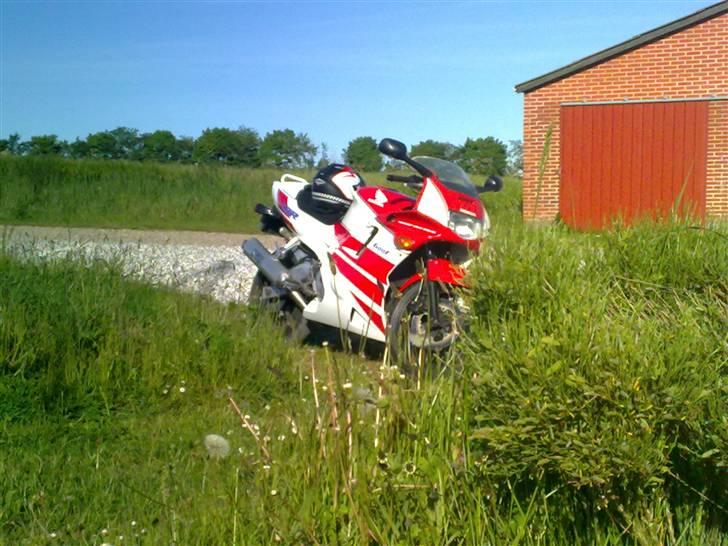 Honda CBR 600 "F2/F3" Solgt - en lille tur på landet :D efter 3 km grusvej  :( billede 12
