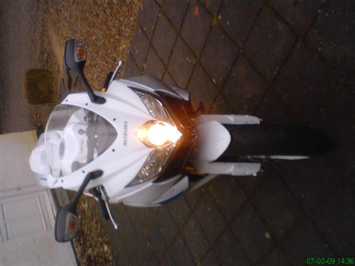 Suzuki GSXR600K8 SOLGT billede 2