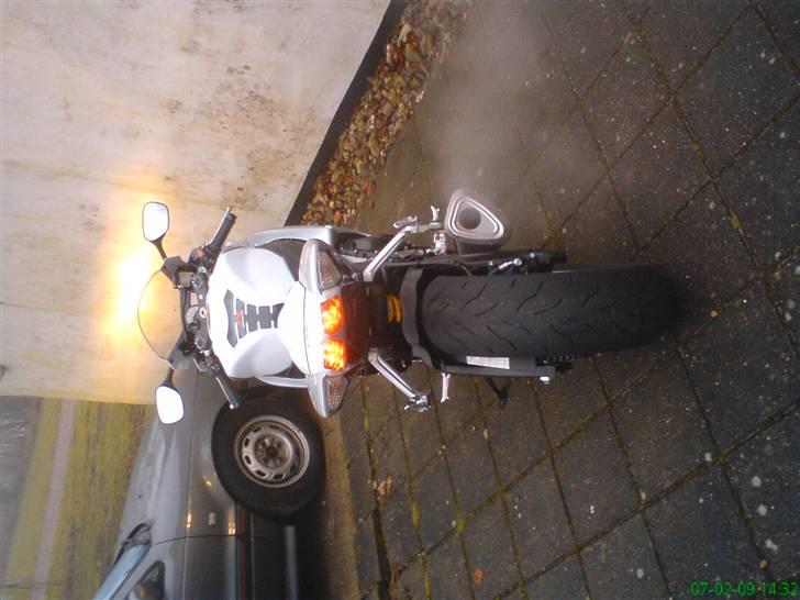 Suzuki GSXR600K8 SOLGT billede 3