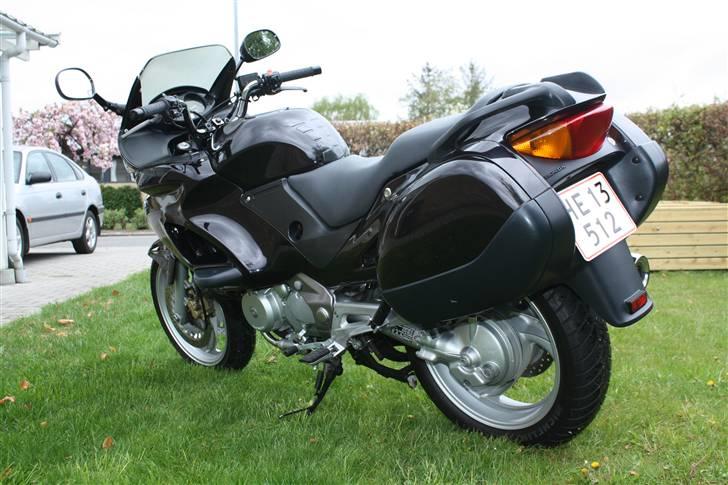 Honda  NT650V Deauville billede 3