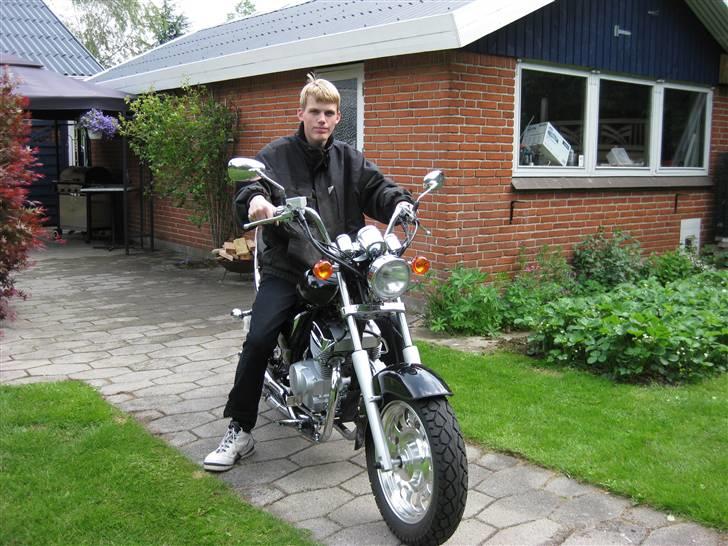 Dorton XT 250-16 - Den stolte ejer på hans mc. billede 1