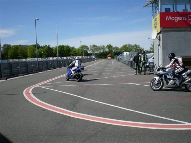 Suzuki Sv1000s K7 solgt - padborg park billede 11