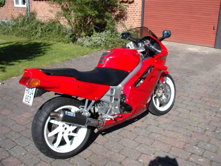 Honda VFR 750 F billede 2