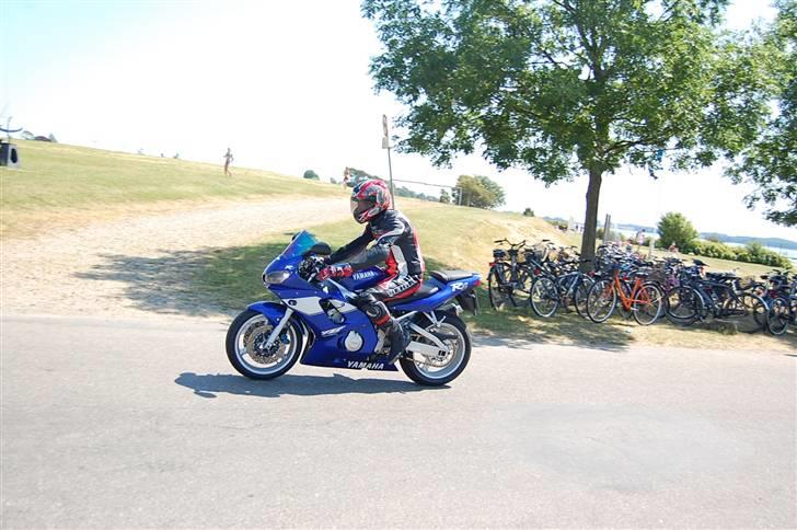 Yamaha yzf r6 billede 1