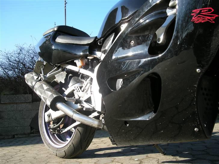 Suzuki gsx-r 400 solgt billede 3