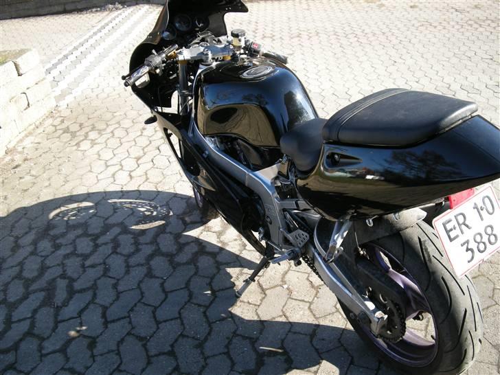 Suzuki gsx-r 400 solgt billede 4