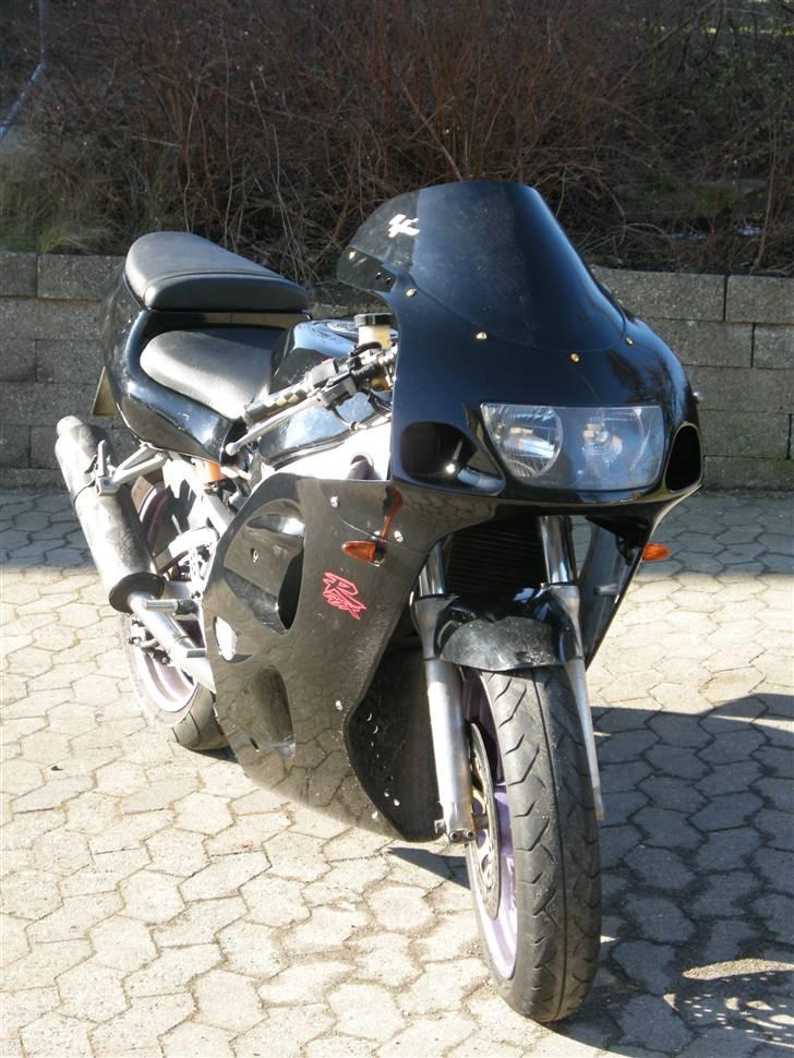 Suzuki gsx-r 400 solgt billede 6
