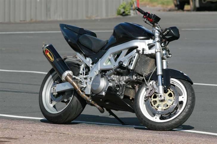 Suzuki SV 1000 Baneged - Et billede fra Anderstorp på dens jomfrutur. billede 6