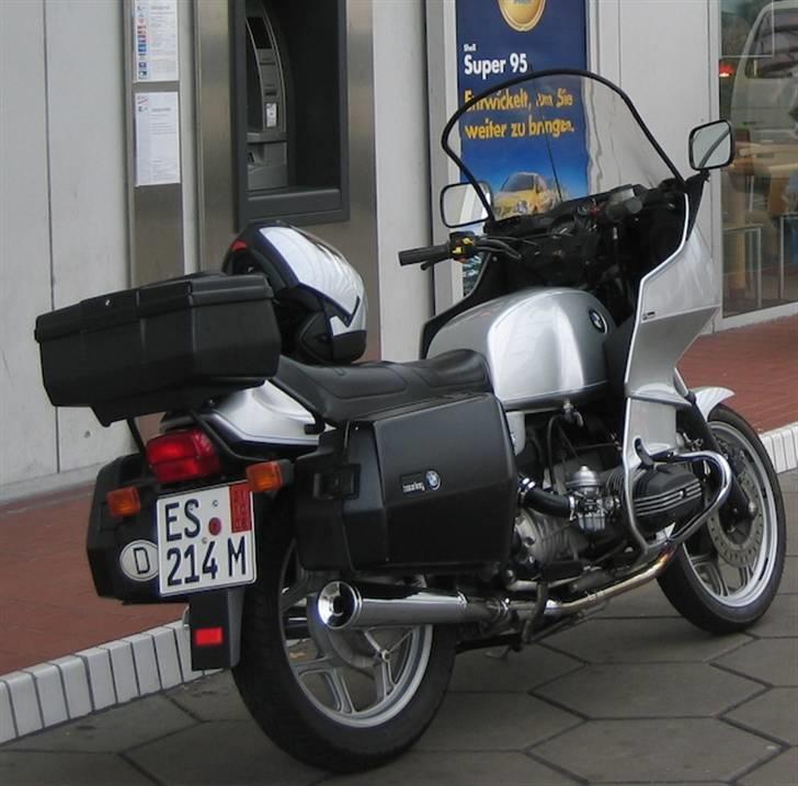 BMW R 80 RT - Det første billede på tankstationen i Stuttgard. Der er 1000 km hjem! billede 8