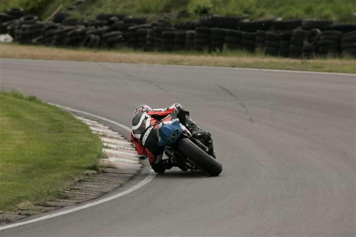 Yamaha R6 billede 10