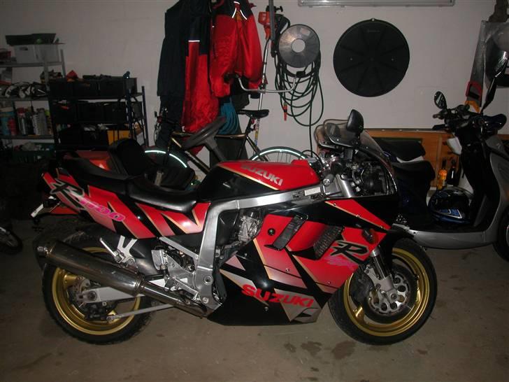 Suzuki gsxr 1100 r SOLGT - inde i garagen billede 1