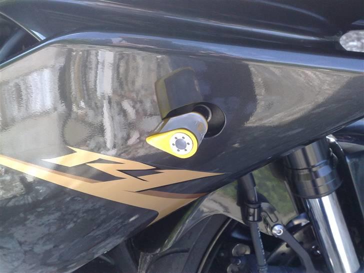 Yamaha YZF R1 billede 8