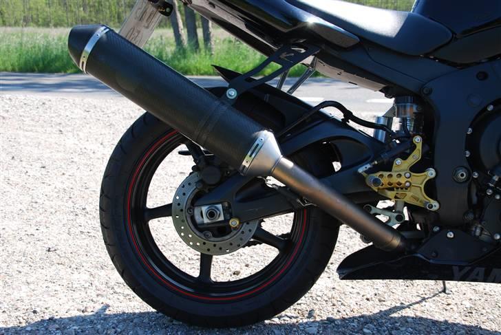 Yamaha yzf r6 billede 4