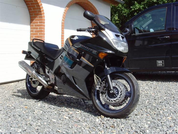 Honda CBR 1000 F ( Solgt ) - Så er dyret klar! billede 2