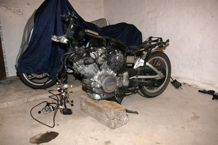 Yamaha TR1 - Så er maskinen ved at blive skilt af for en renovering billede 2