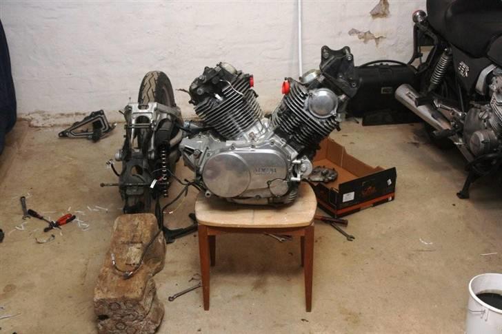 Yamaha TR1 - Den dejlige V2 motor på 1000ccm billede 6