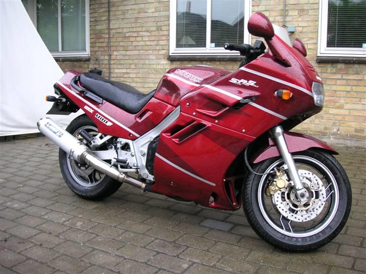 Suzuki GSX 1100 F  billede 1