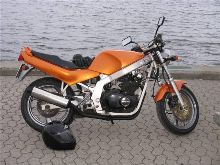 Suzuki GS 500 - Nu i Lambo orange billede 9