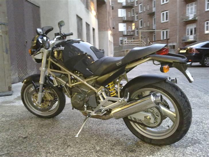 Ducati Monster 750(solgt) billede 3