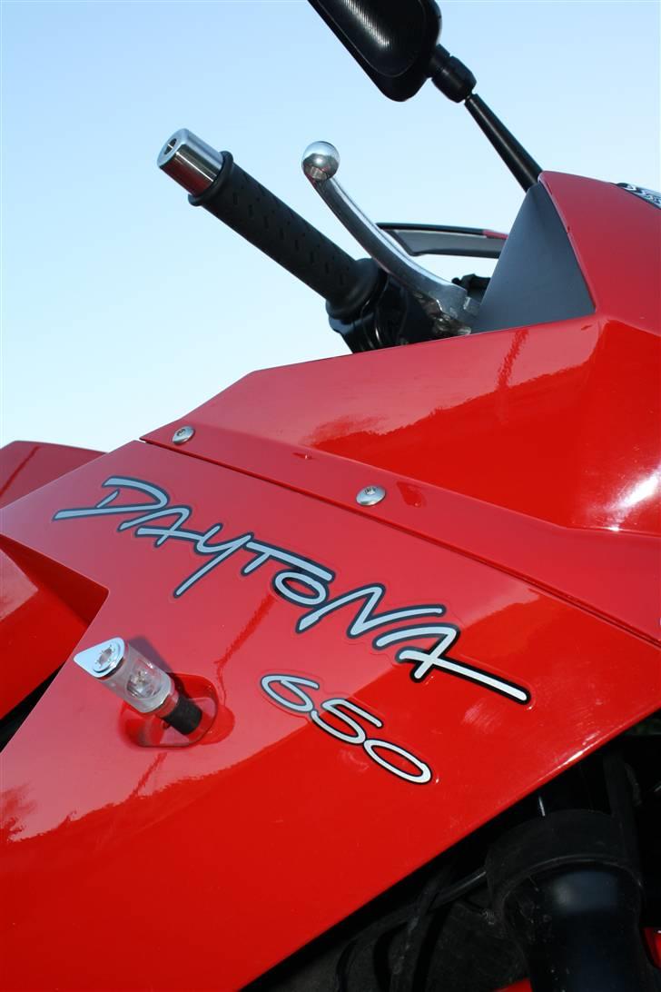 Triumph daytona 650 billede 1