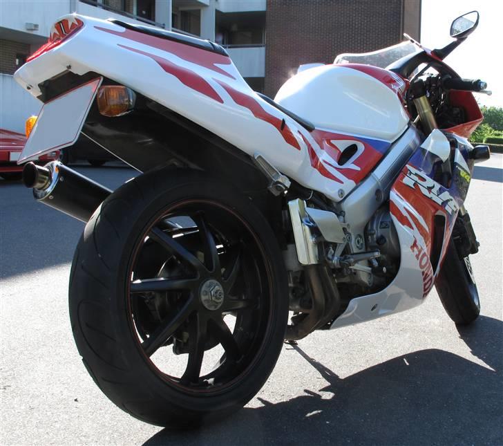 Honda RVF400 NC35  billede 3