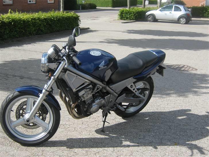 Honda cb-1  billede 1