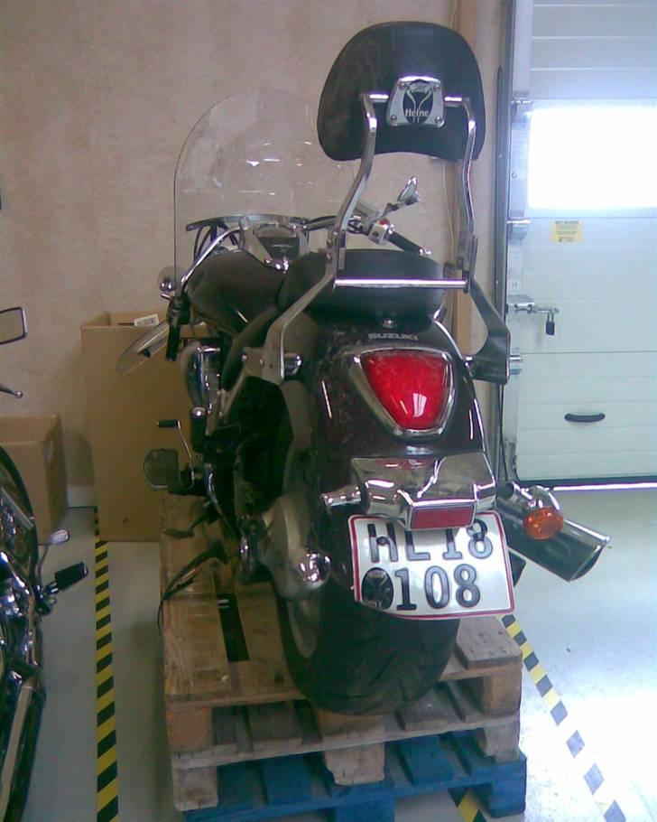 Suzuki vlr 1800 intruder død - totalskadet efter den blev kørt ned mens den var parkeret billede 9