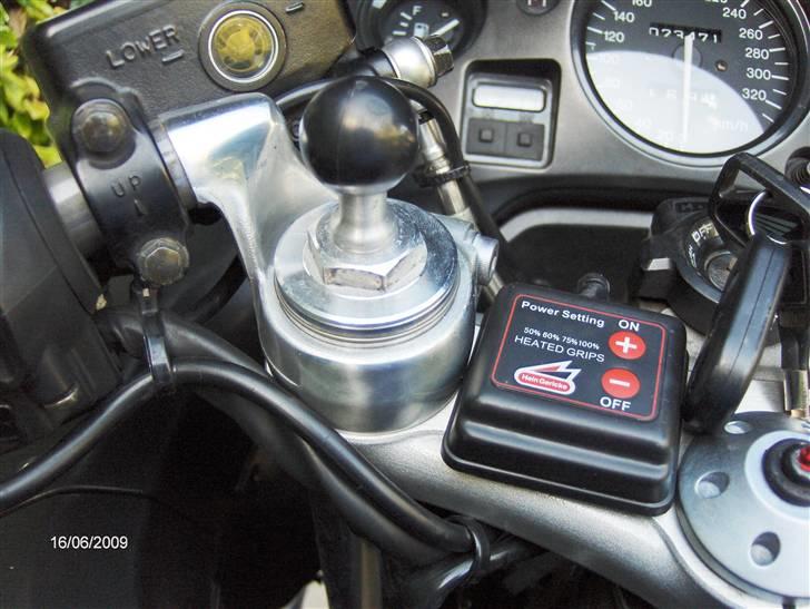 Honda CBR 1100 XX Blackbird - Speciel lavet holder til GPS ZÛMO 550 billede 4