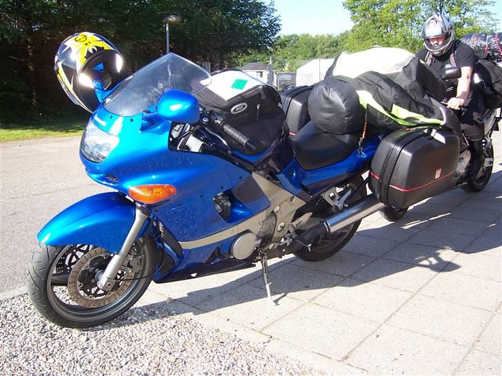 Kawasaki zzr 600 - Lige før afgang fra Kruså Camping billede 3