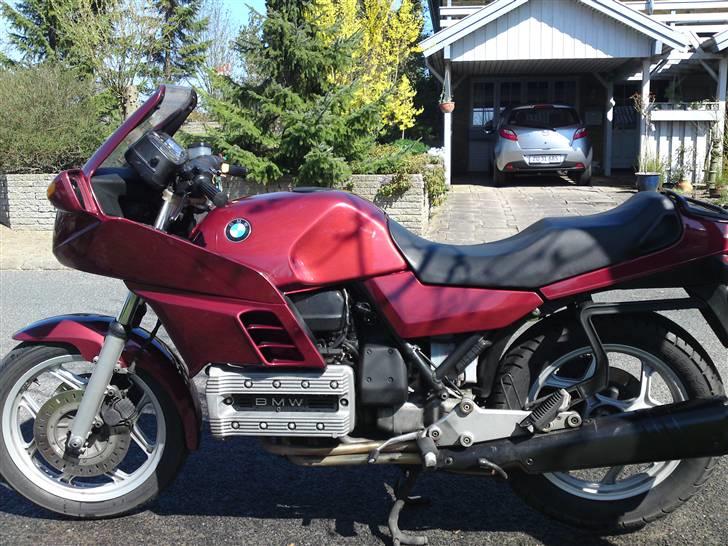 BMW K100RS - dejligt vejr,taget hjemme på villavejen. billede 1