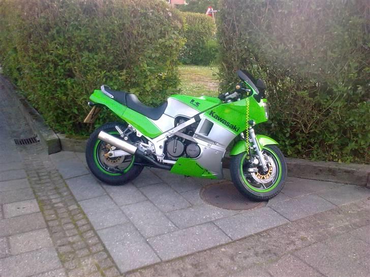 Kawasaki GPZ 600 R (Solgt) billede 1