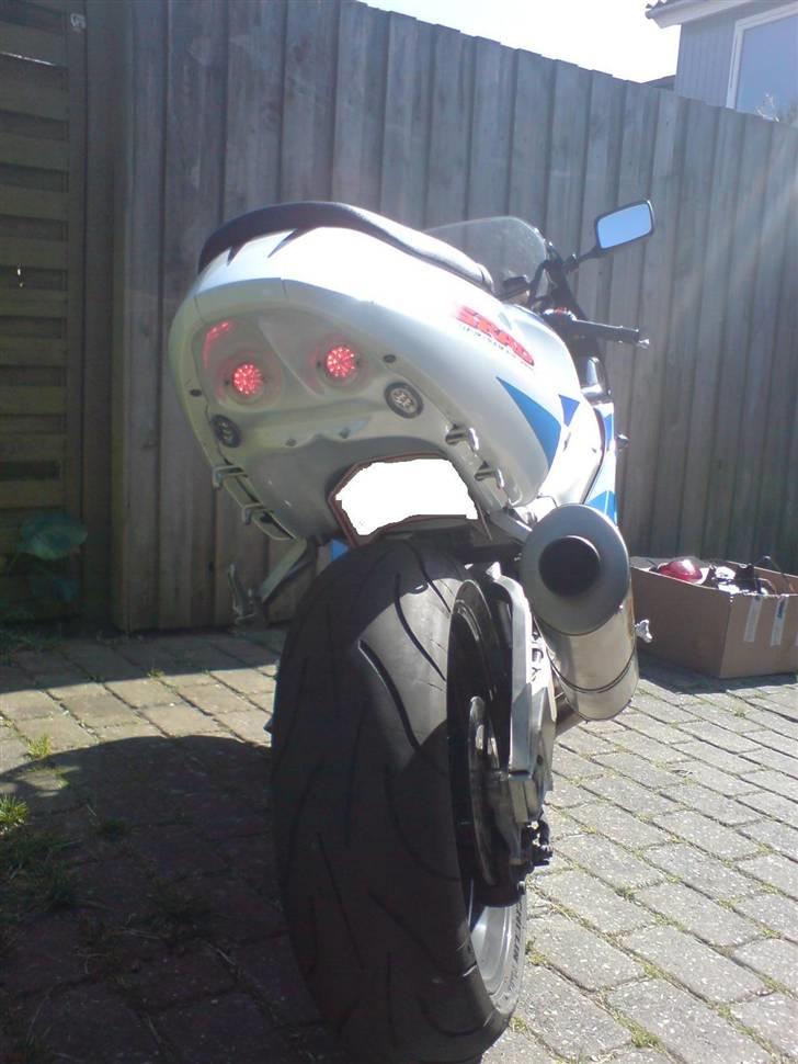 Suzuki gsx-r 600 - så kom der lige undertray på billede 11