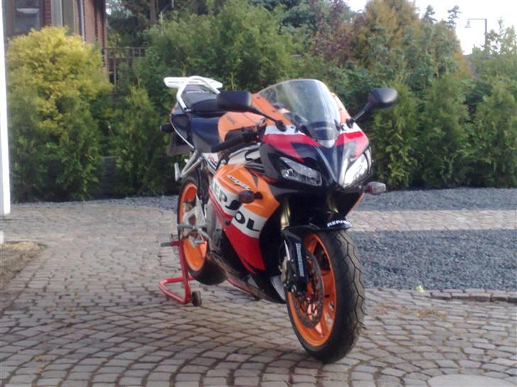 Honda cbr1000RR Fireblade billede 4