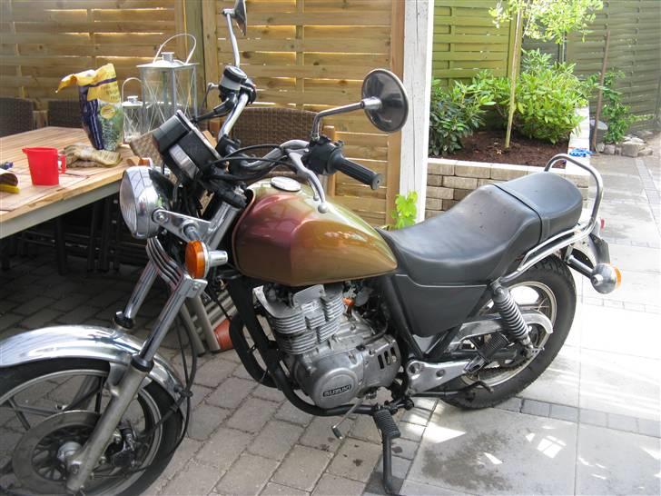Suzuki GN 400 "Bratstyle" (Solgt) billede 4